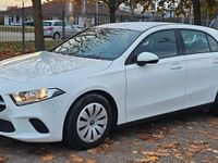 Gebraucht Mercedes A180 116 PS (85 kW) 2022 Weiß Limousine