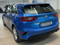 Używany Kia Ceed Vision 140 KM (102 kW) 2018 Niebieski Hatchback