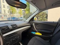Gebraucht BMW 116 115 PS (84 kW) 2010 Schwarz Kleinwagen