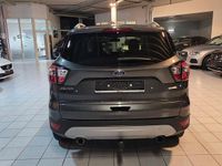 Gebraucht Ford Kuga Titanium 150 PS (110 kW) 2017 Grau SUV
