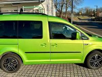 Gebraucht VW Caddy Trendline 84 PS (61 kW) 2017 Viperngrün metallic Van / Kleinbus