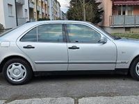 Gebraucht Mercedes E220 102 PS (75 kW) 1999 Grau Limousine