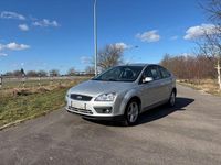 Gebraucht Ford Focus Ambiente 101 PS (74 kW) 2005 Silber Limousine