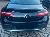 Gebraucht Mercedes E220 194 PS (142 kW) 2018 Schwarz Coupé