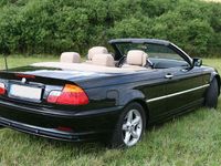 Gebraucht BMW 318 143 PS (105 kW) 2001 Schwarz Cabrio