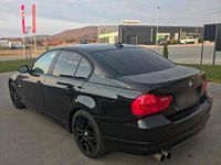 Gebraucht BMW 318 143 PS (105 kW) 2010 Schwarz Limousine