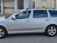 Gebraucht Skoda Octavia Elegance 105 PS (77 kW) 2011 Silber Kombi