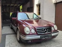 Gebraucht Mercedes E200 Avantgarde 136 PS (100 kW) 1997 Rot Kombi
