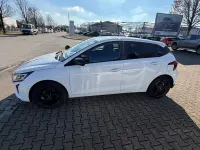 Neu Hyundai i20 Blackline 90 PS (66 kW) 2026 Grau Kleinwagen