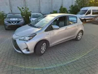 Gebraucht Toyota Yaris Hybrid Basis 75 PS (55 kW) 2020 Silber Limousine