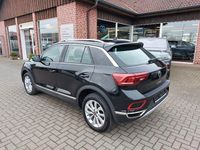 Second-hand VW T-Roc Style 150 CP (110 kW) 2023 Negru SUV