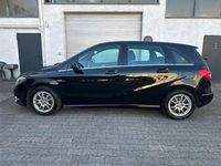 Gebraucht Mercedes B200 136 PS (100 kW) 2012 Schwarz Van / Kleinbus