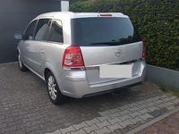 Gebraucht Opel Zafira Family 125 PS (91 kW) 2010 Silber Van / Kleinbus