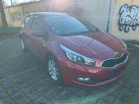 Gebraucht Kia Ceed Edition 7 99 PS (72 kW) 2012 Rot Kleinwagen