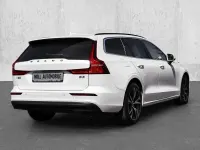 Gebraucht Volvo V60 Core 163 PS (119 kW) 2024 Crystal white Kombi