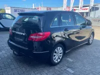 Gebraucht Mercedes B180 122 PS (89 kW) 2011 Schwarz Kleinwagen