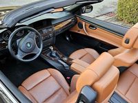 Gebraucht BMW 318 Cabriolet 143 PS (105 kW) 2012 Schwarz Cabrio