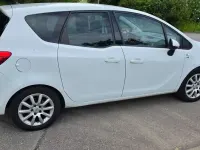 Gebraucht Opel Meriva 120 PS (88 kW) 2012 Weiß Van / Kleinbus