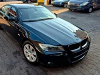 Gebraucht BMW 318 143 PS (105 kW) 2011 Saphirschwarz Limousine