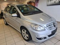 Gebraucht Mercedes B200 140 PS (102 kW) 2009 Silber Van / Kleinbus
