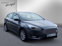 Gebraucht Ford Focus Titanium 125 PS (91 kW) 2018 Grau Limousine