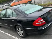 Używany Mercedes E280 190 KM (139 kW) 2005 Czarny Sedan/Limuzyna