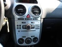 Gebraucht Opel Corsa Satellite 75 PS (55 kW) 2011 Weiß Kleinwagen