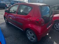 Gebraucht Toyota Aygo 68 PS (50 kW) 2008 Rot Kleinwagen