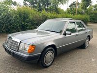 Gebraucht Mercedes E200 118 PS (86 kW) 1989 Grau Limousine
