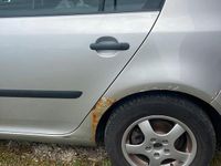 Gebraucht VW Golf V 102 PS (75 kW) 2005 Grau Kleinwagen