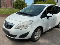 Gebraucht Opel Meriva 101 PS (74 kW) 2012 Weiß Van / Kleinbus