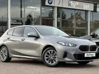 Usata BMW 120 Efficient Dynamics 170 CV (125 kW) 2025 Grigio Utilitaria
