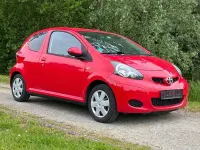 Używany Toyota Aygo Cool 68 KM (50 kW) 2010 Czerwony Hatchback