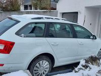 Gebraucht Skoda Octavia 150 PS (110 kW) 2015 Weiß Kleinwagen