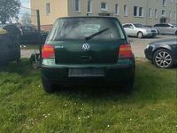 Second-hand VW Golf 75 CP (55 kW) 2002 Verde Coupe