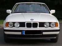 Używany BMW 520 150 KM (110 kW) 1990 Biały Sedan/Limuzyna