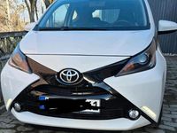 Gebraucht Toyota Aygo Play 69 PS (50 kW) 2014 Weiß Kleinwagen