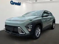 Neu Hyundai Kona Select 129 PS (94 kW) 2025 Grün SUV