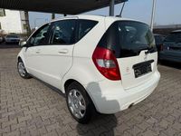 Gebraucht Mercedes A150 95 PS (69 kW) 2009 Calcitweiss  unilack Kleinwagen