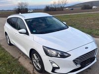 Używany Ford Focus Cool & Connect 120 KM (88 kW) 2020 Biały Kombi