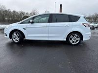 Gebraucht Ford S-MAX Titanium 179 PS (131 kW) 2016 Weiß Van / Kleinbus