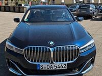 Gebraucht BMW 740 Sport Line 340 PS (250 kW) 2019 Blau Limousine