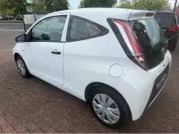 Gebraucht Toyota Aygo 69 PS (50 kW) 2016 Weiß Kleinwagen