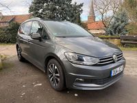 Gebraucht VW Touran IQ Drive 116 PS (85 kW) 2019 Grau Van / Kleinbus