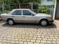 Gebraucht Mercedes E260 118 PS (86 kW) 1989 Beige Limousine