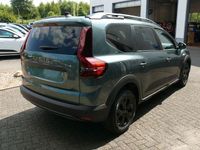 Neu Dacia Jogger Extreme 110 PS (80 kW) 2025 Zederngrün Van / Kleinbus