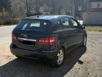 Gebraucht Mercedes B180 116 PS (85 kW) 2011 Schwarz Van / Kleinbus