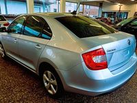 Gebraucht Skoda Rapid Ambition 105 PS (77 kW) 2014 Silber Kleinwagen
