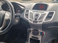 Gebraucht Ford Fiesta Trend 95 PS (69 kW) 2011 Silber Kleinwagen