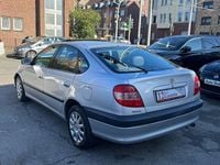 Gebraucht Toyota Avensis Sol 129 PS (94 kW) 2000 Silber Kleinwagen